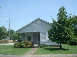 700 N 7th St, Herrin, IL 62948