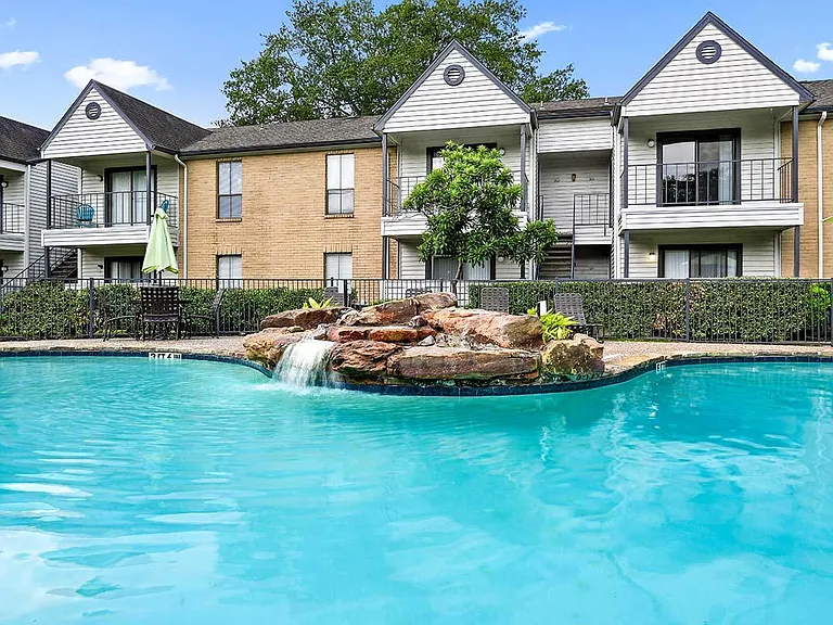2911 Sycamore Springs Dr — Photo 2