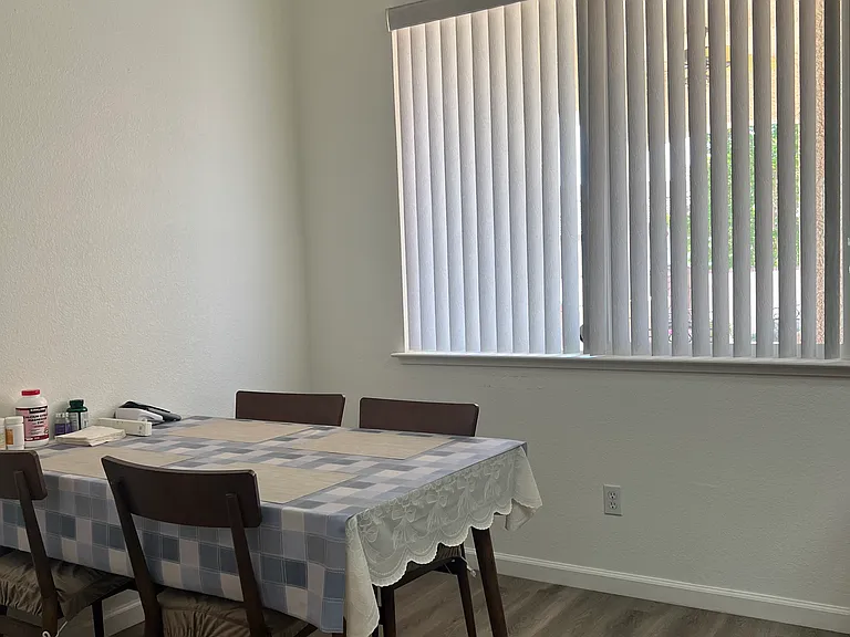 8037 Bester Ct — Photo 4
