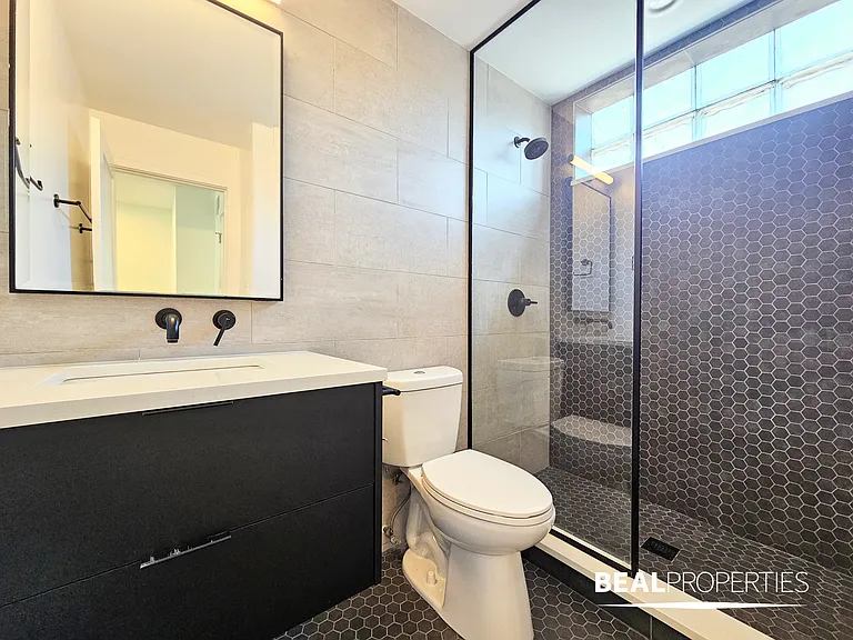 954 W Grace St — Photo 19