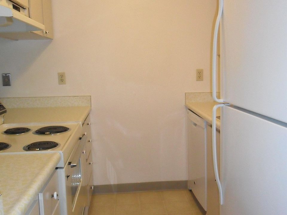 1st image of 3318 Willow Ct SE #3311