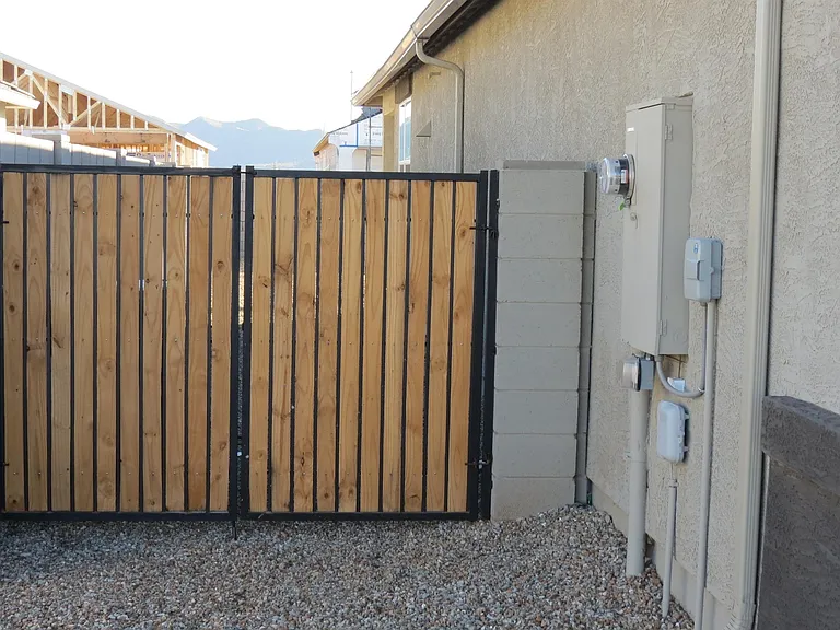 1575 E Fletcher Dr — Photo 36