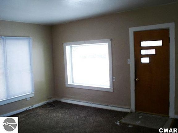 2nd image of 217 Carson St