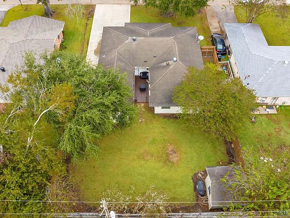2nd image of 412 Highland Dr
