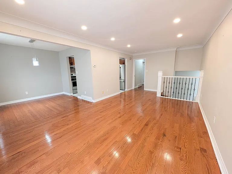 5810 Vine St #1 — Photo 4