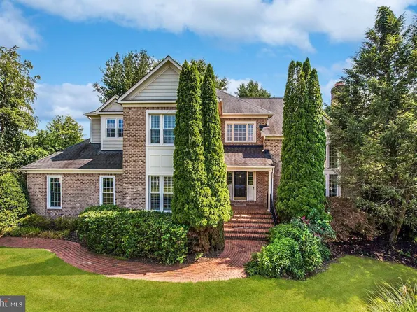 10009 Thompson Ridge Ct, Great Falls, VA 22066