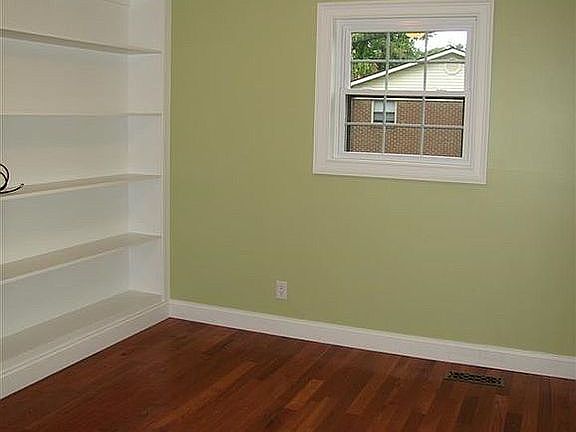 3rd image of 2095 Herron Dr