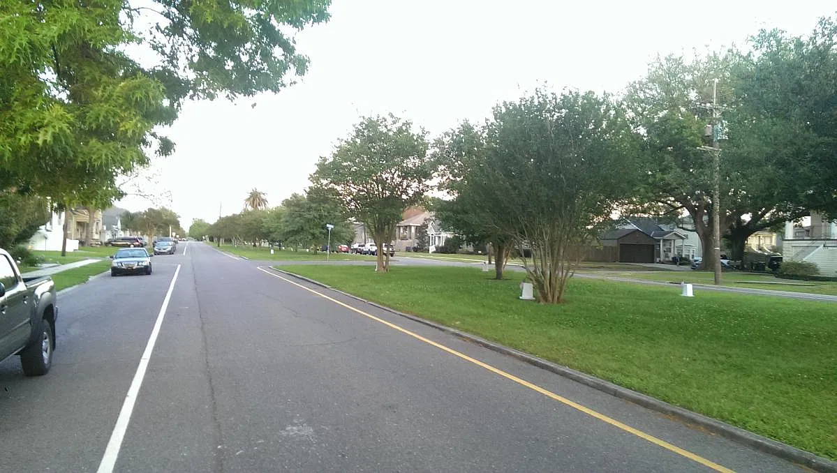 411 Florida Blvd — Photo 3