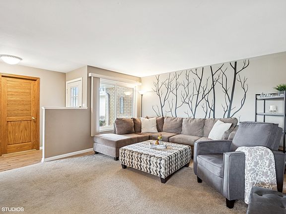 3rd image of 1167 Foxboro Ct #0
