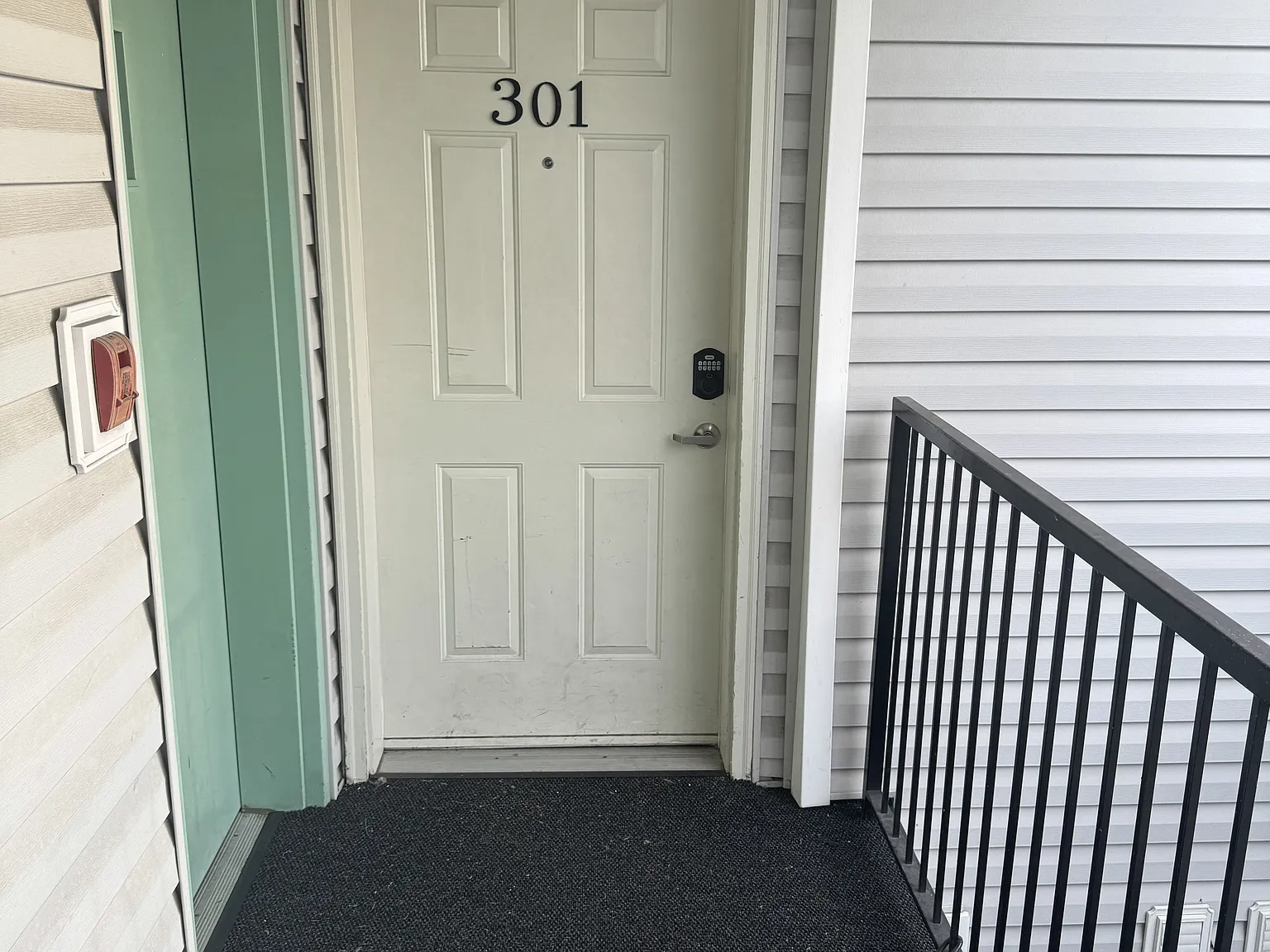 2 bed, 757 sqft, $3,200 — Photo 2