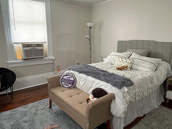 2nd image of 1737 Napoleon Ave APT G