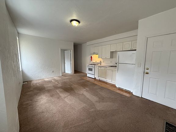 Living room / kitchen