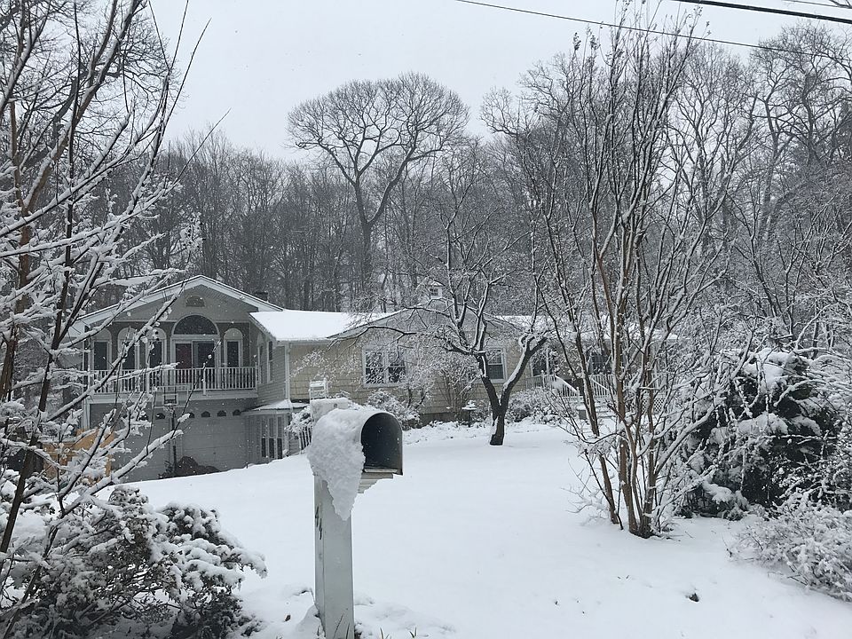 1st image of 44 Woodbine Ave