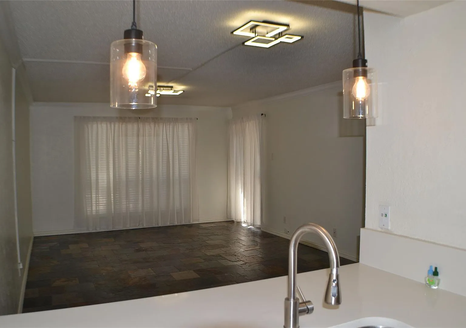Condo Near Love Field Airport — Photo 1
