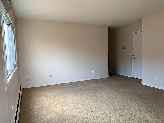 3rd image of 722 27th Ave S APT 4