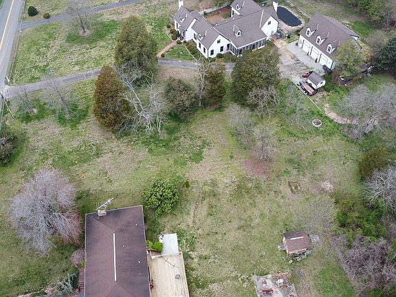 5th image of 10915 Belmont Blvd