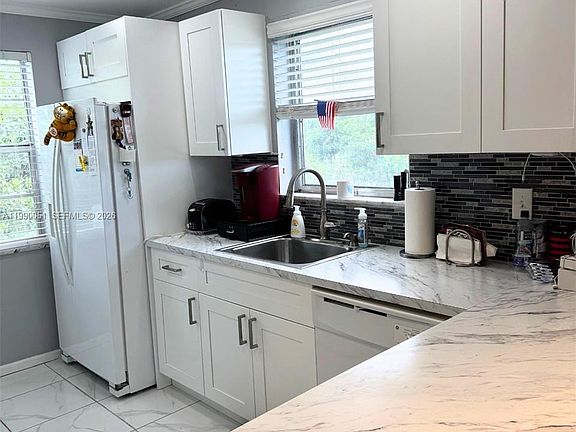 4th image of 3776 Inverrary Blvd APT 301R