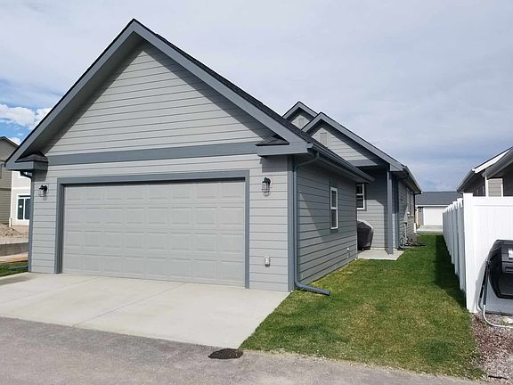2nd image of 2421 Half Hitch Dr
