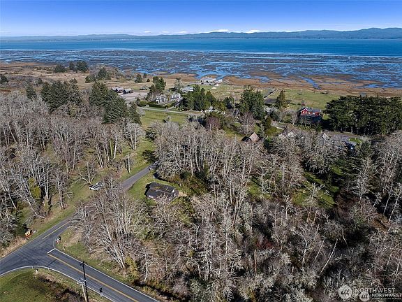2nd image of 3212 Oysterville Road