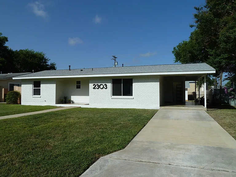 2303 Devonshire Dr — Photo 26