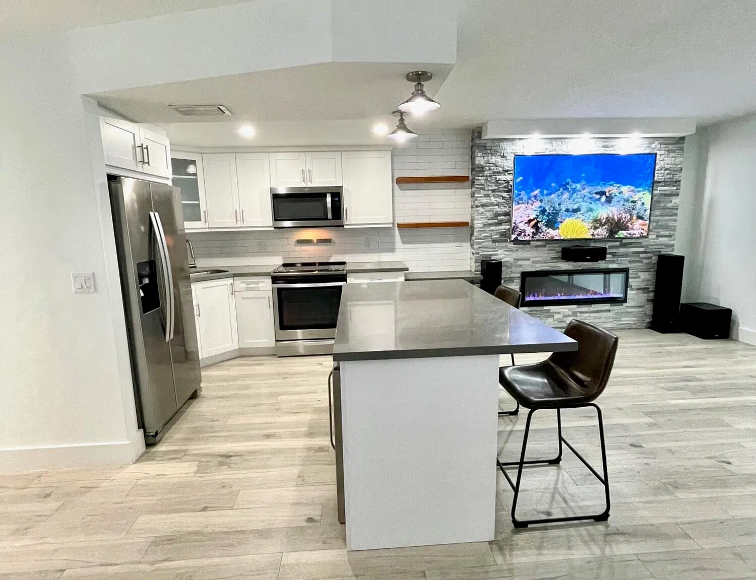 1 bed, 1.0 bath, 722 sqft, $2,100 — Photo 3