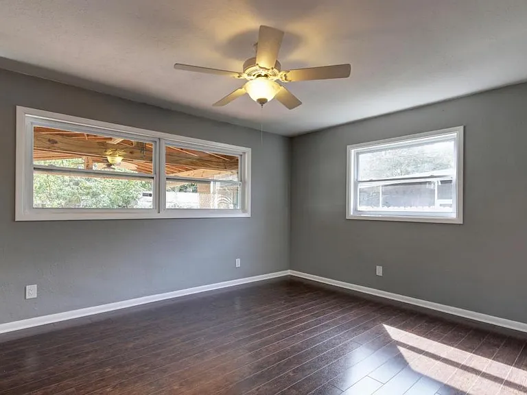 1421 Rogers St — Photo 13