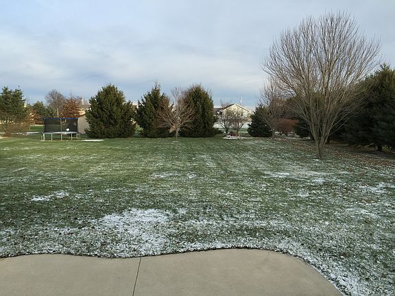 3rd image of 105 Hemlock Dr