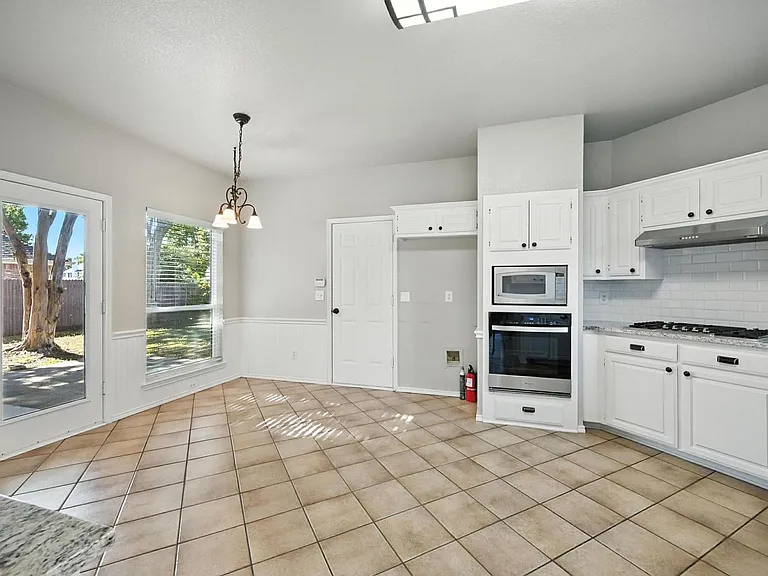 1100 Timberline Ln — Photo 13