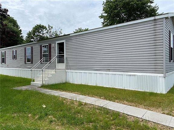 2nd image of 704 Princeton Pl