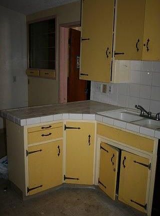 5th image of 220 El Capitan Ave