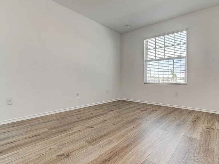 361 Madrid St — Photo 11