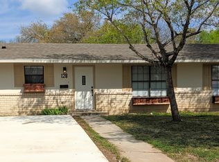 128 Barry St, Uvalde, TX 78801