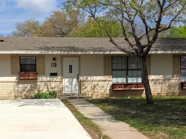 128 BARRY ST, Uvalde, TX 78801