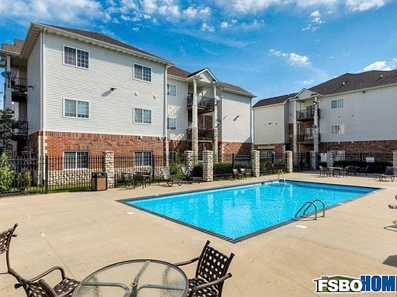 3rd image of 6255 Beechtree Dr Unit 1202