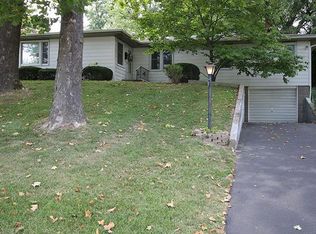 2207 Krug Pl, Alton, IL 62002