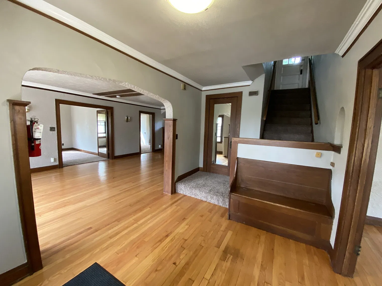9 bed, 3278 sqft, $8,750 — Photo 2