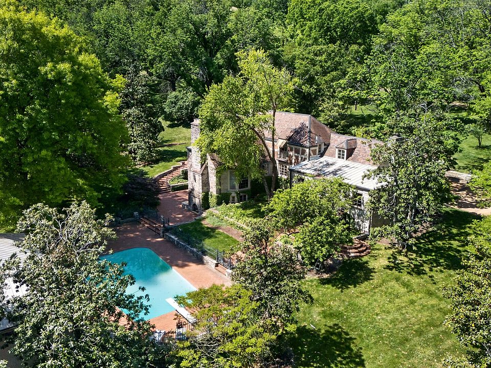 1st image of 929 Tyne Blvd