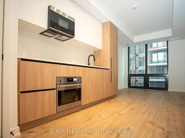 35 Parliament St #917 — Photo 1