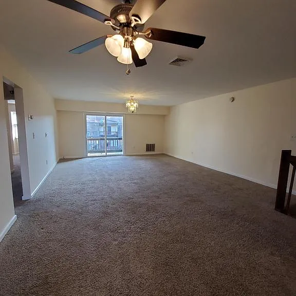 1124 Kaye Ct — Photo 8