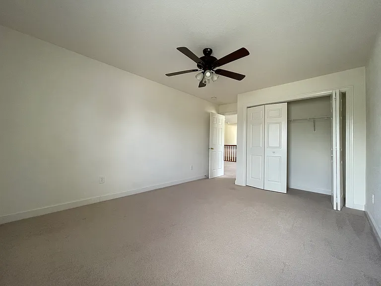 2875 Parkview Dr — Photo 23