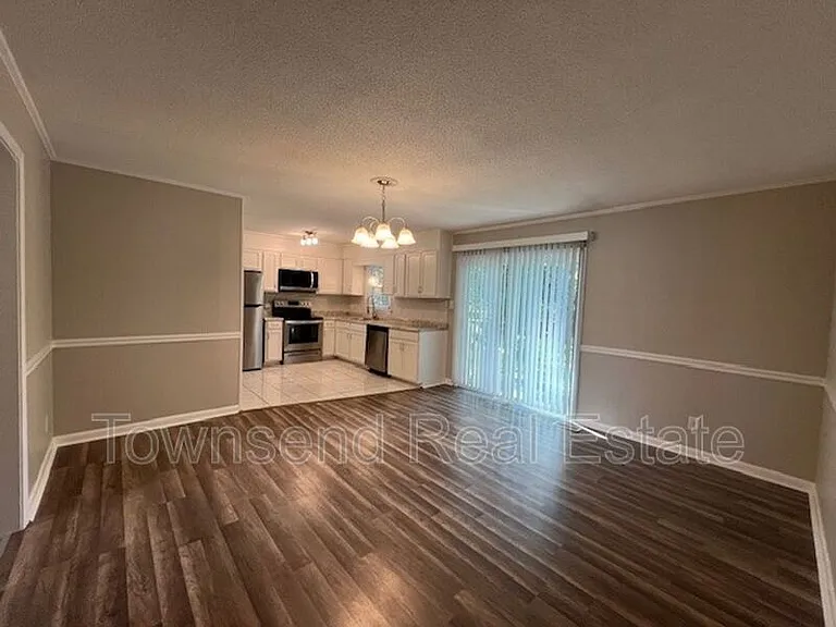 1017 Xavier Dr — Photo 6