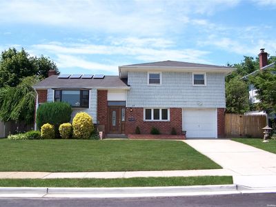 25 John Drive, Old Bethpage, NY, 11804