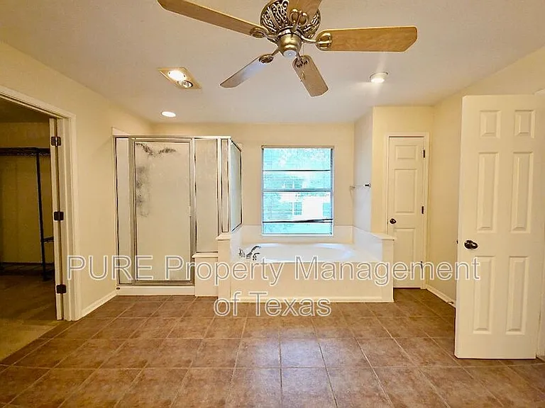 1103 Seton Hall Ln — Photo 23