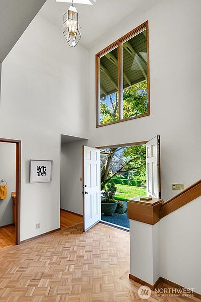 5th image of 2712 Mount Saint Helens Place S