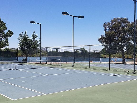 Lakeside Tennis Courts (2)