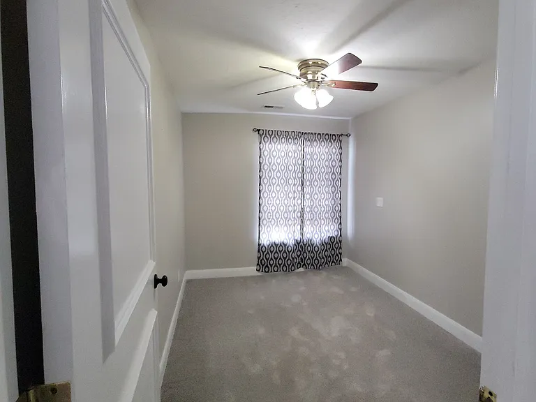 1065 N Canyon St — Photo 9