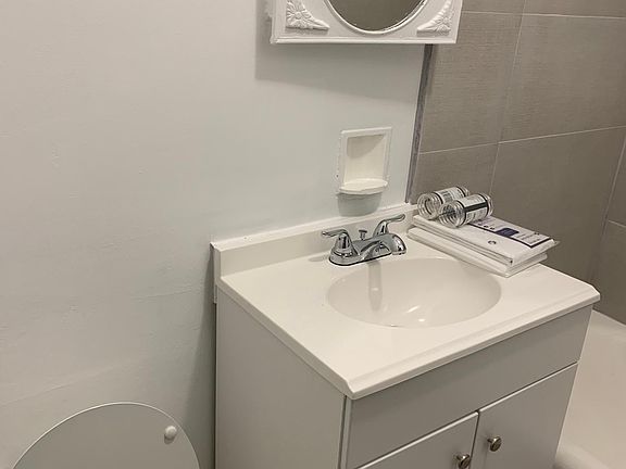 5th image of 6540 N Glenwood Ave APT 206