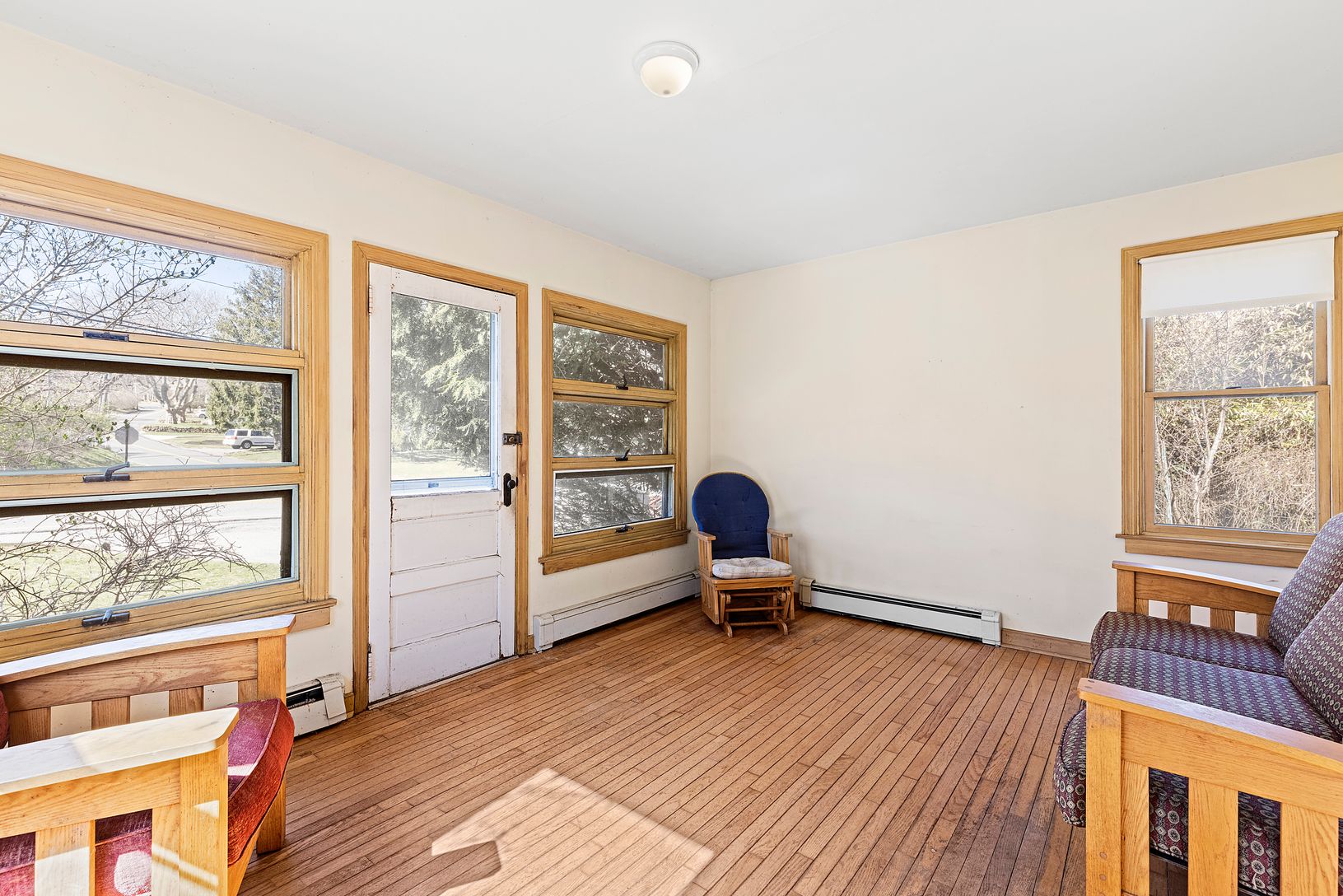  Living one with one bedroom