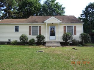 521 Strawberry Ln, Buffalo Junction, VA 24529