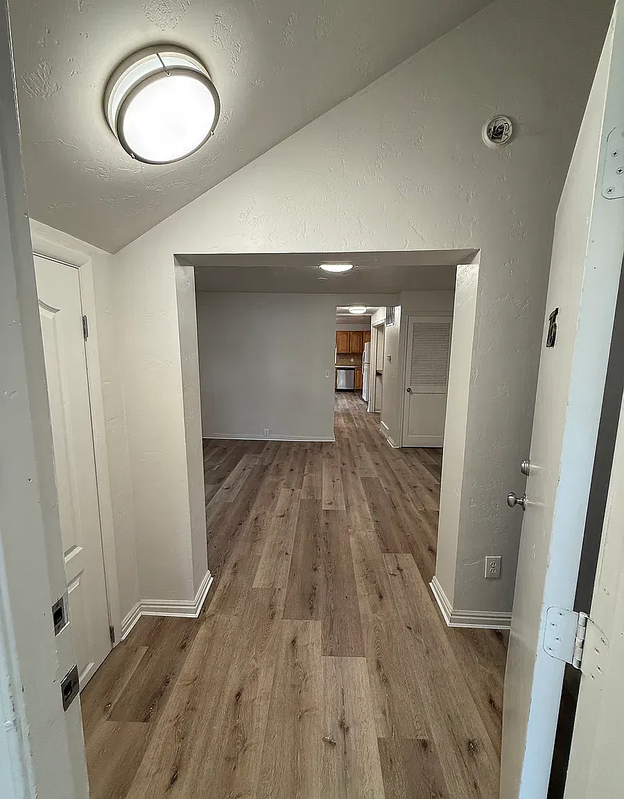 3 bed, 1950 sqft, $2,300 — Photo 4